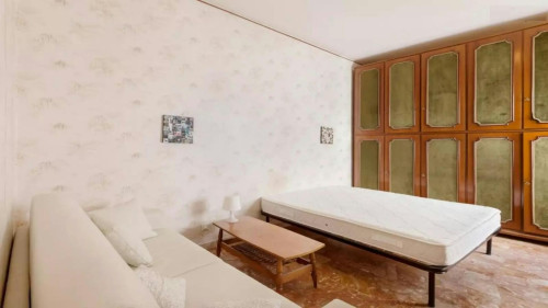 Piazza Giancarlo Vallauri, Rome