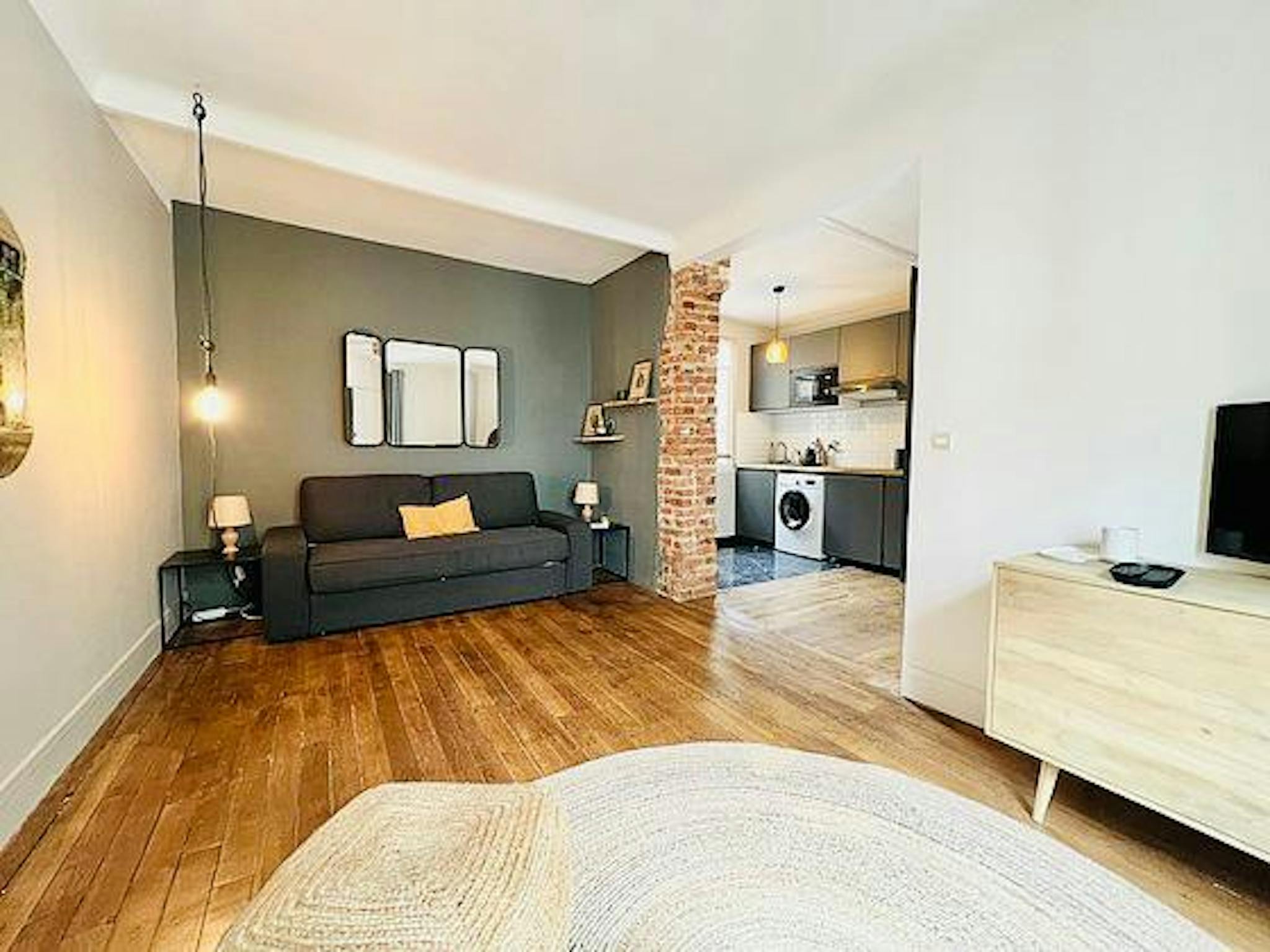  Entire Place  -  Rue de Montreuil, Paris  - Gallery -  1