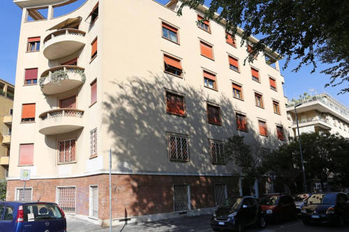 Spacious double bedroom near S. Agnese/Annibaliano metro station - Gallery - 3