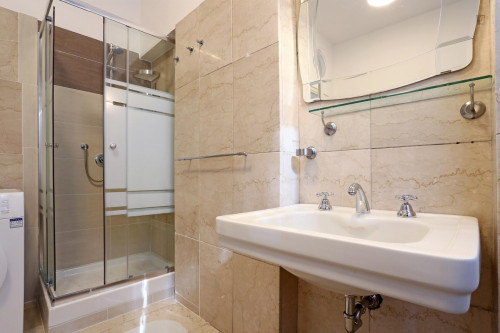 Spacious double bedroom near S. Agnese/Annibaliano metro station - Gallery - 7