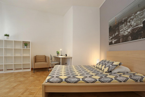 Spacious double bedroom near S. Agnese/Annibaliano metro station - Gallery - 17
