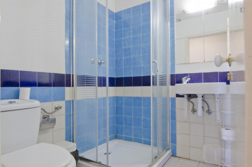 Cool single bedroom with a shower room, near the intendente metro  - Gallery -  5
