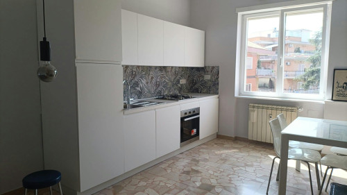 Piazza Alfonso Neuschuler, Rome