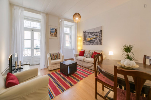 Pleasant 2-bedroom apartment in city centre, Chiado, w/AC