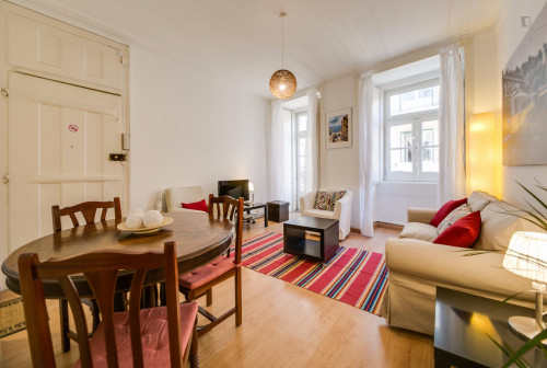 Pleasant 2-bedroom apartment in city centre, Chiado, w/AC