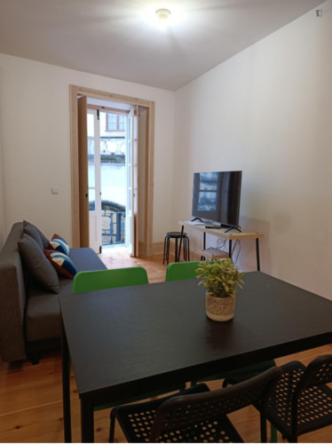 Bright 3 Bedroom Apartment close to University of Coimbra