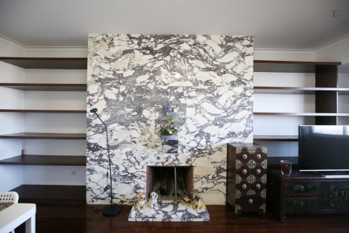 Bright and pleasant twin bedroom, in a 6-bedroom apartment, in Olaias - Gallery - 35