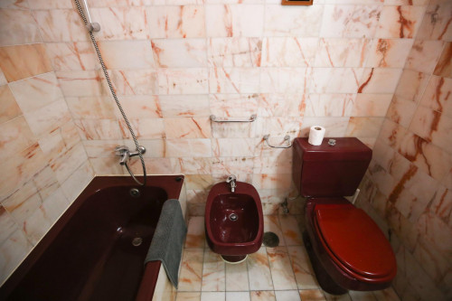 Bright and pleasant twin bedroom, in a 6-bedroom apartment, in Olaias - Gallery - 12