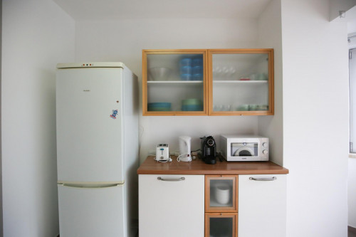Bright and pleasant twin bedroom, in a 6-bedroom apartment, in Olaias - Gallery - 42
