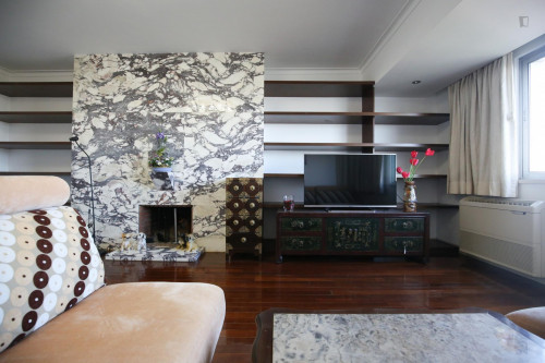 Bright and pleasant twin bedroom, in a 6-bedroom apartment, in Olaias - Gallery - 34