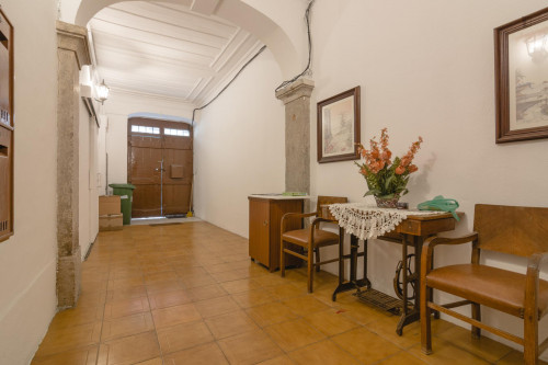 Remarkable 1-bedroom apartment with air conditioning close to classical Cais do Sodré metro station  - Gallery -  5
