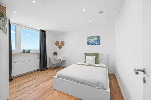 Berg-am-Laim Straße room 3