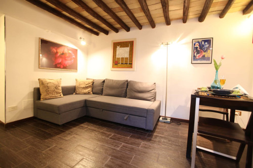 Apartment in Via dei Giubbonari, Roma for 65 m² with 1 bedroom