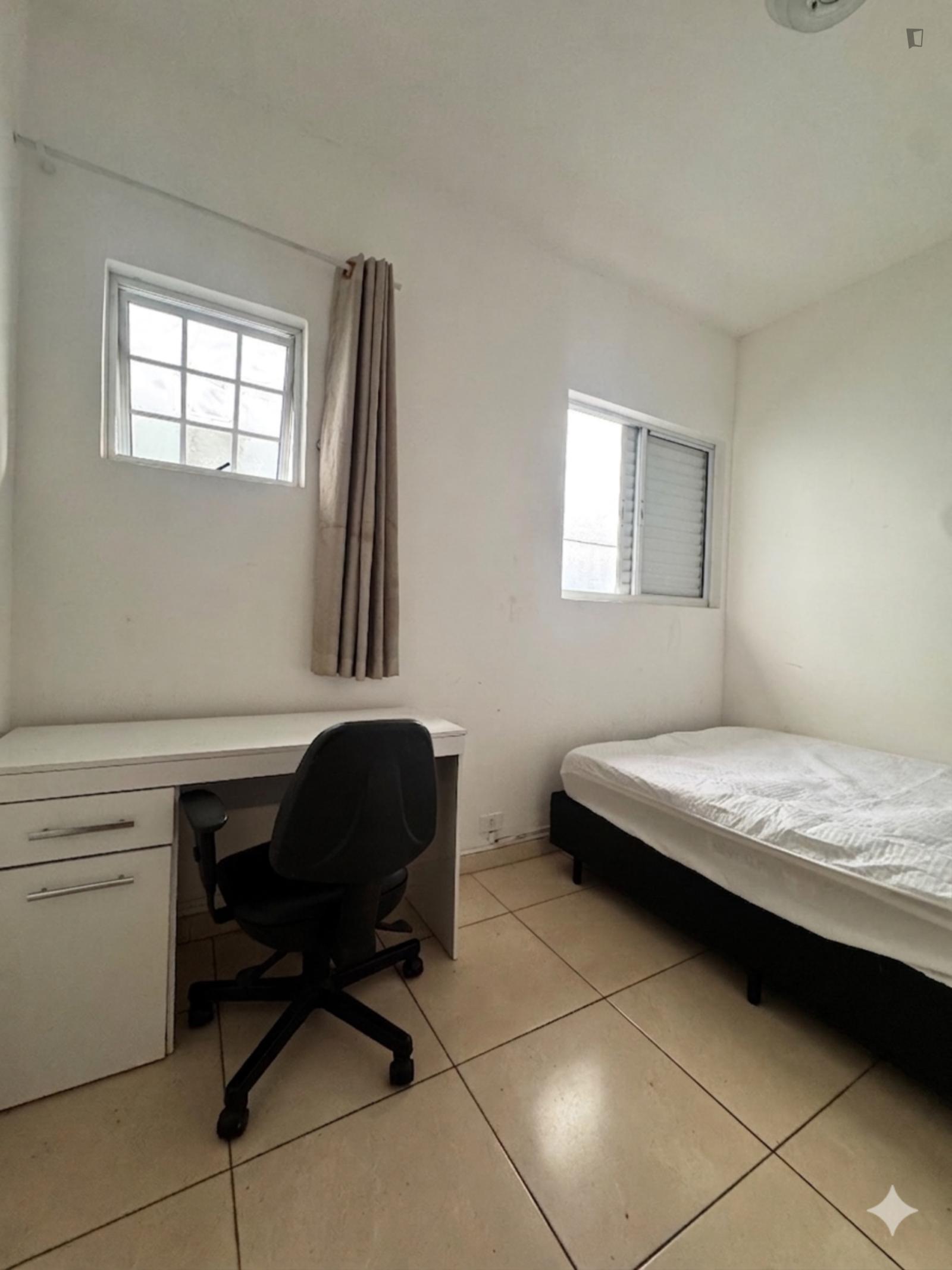 Double Bedroom In 14-Bedroom House - 1