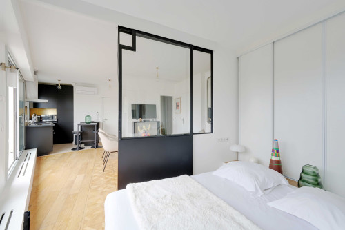 Air-conditioned 2-person apartment with terrace and view of Paris