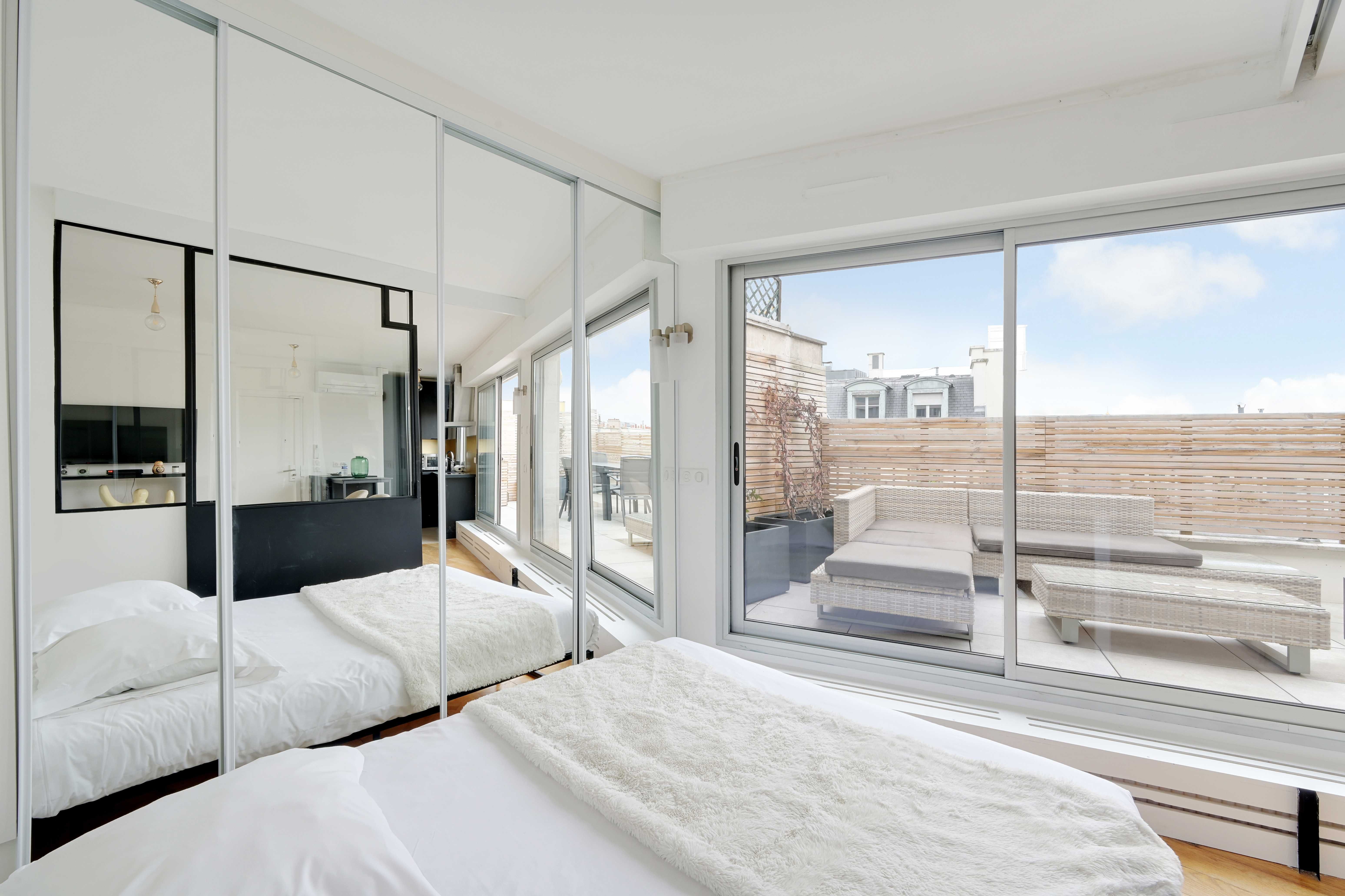  Air-Conditioned 2-Person Apartment With Terrace And View Of Paris  -  Air-conditioned 2-person apartment with terrace and view of Paris  - Gallery -  2