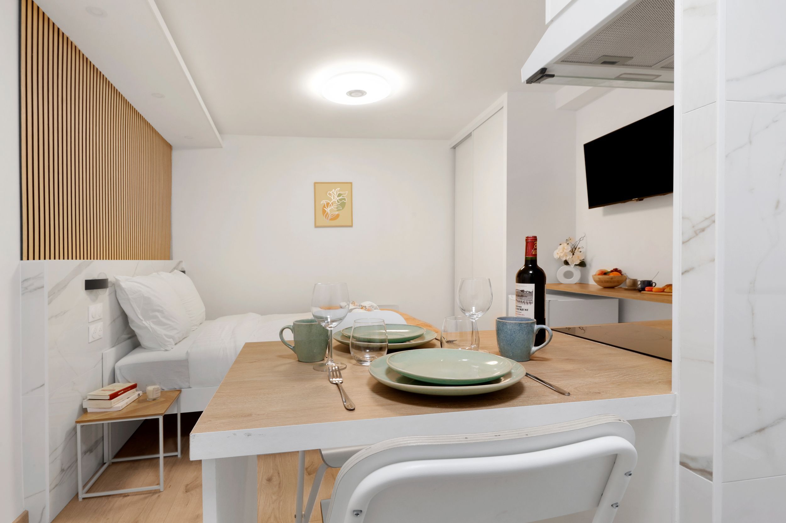  Rambuteau Suite: Studio Apartment In The Heart Of The Marais District  -  Rambuteau Suite: Studio apartment in the heart of the Marais district  - Gallery -  9