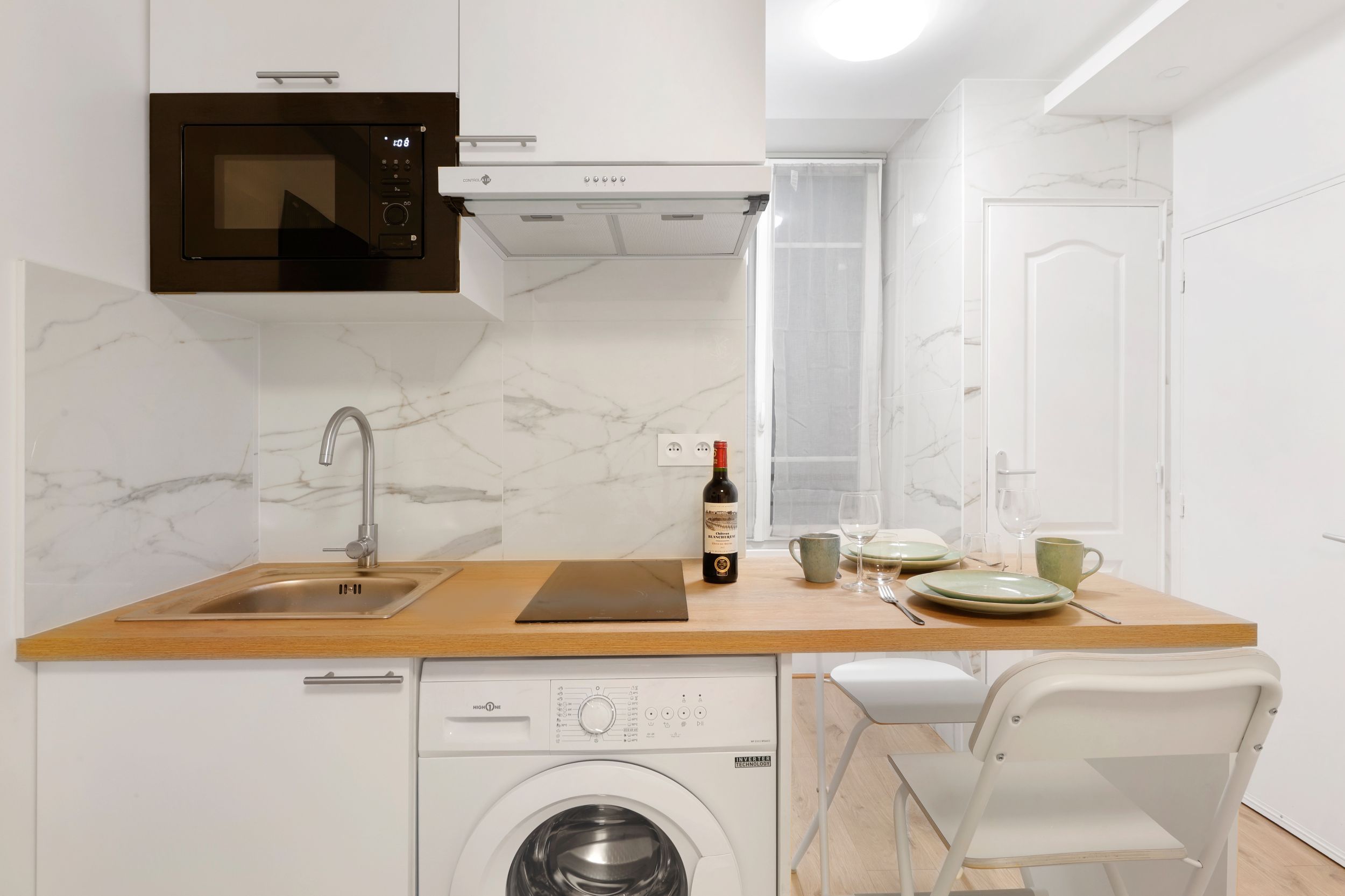  Rambuteau Suite: Studio Apartment In The Heart Of The Marais District  -  Rambuteau Suite: Studio apartment in the heart of the Marais district  - Gallery -  6