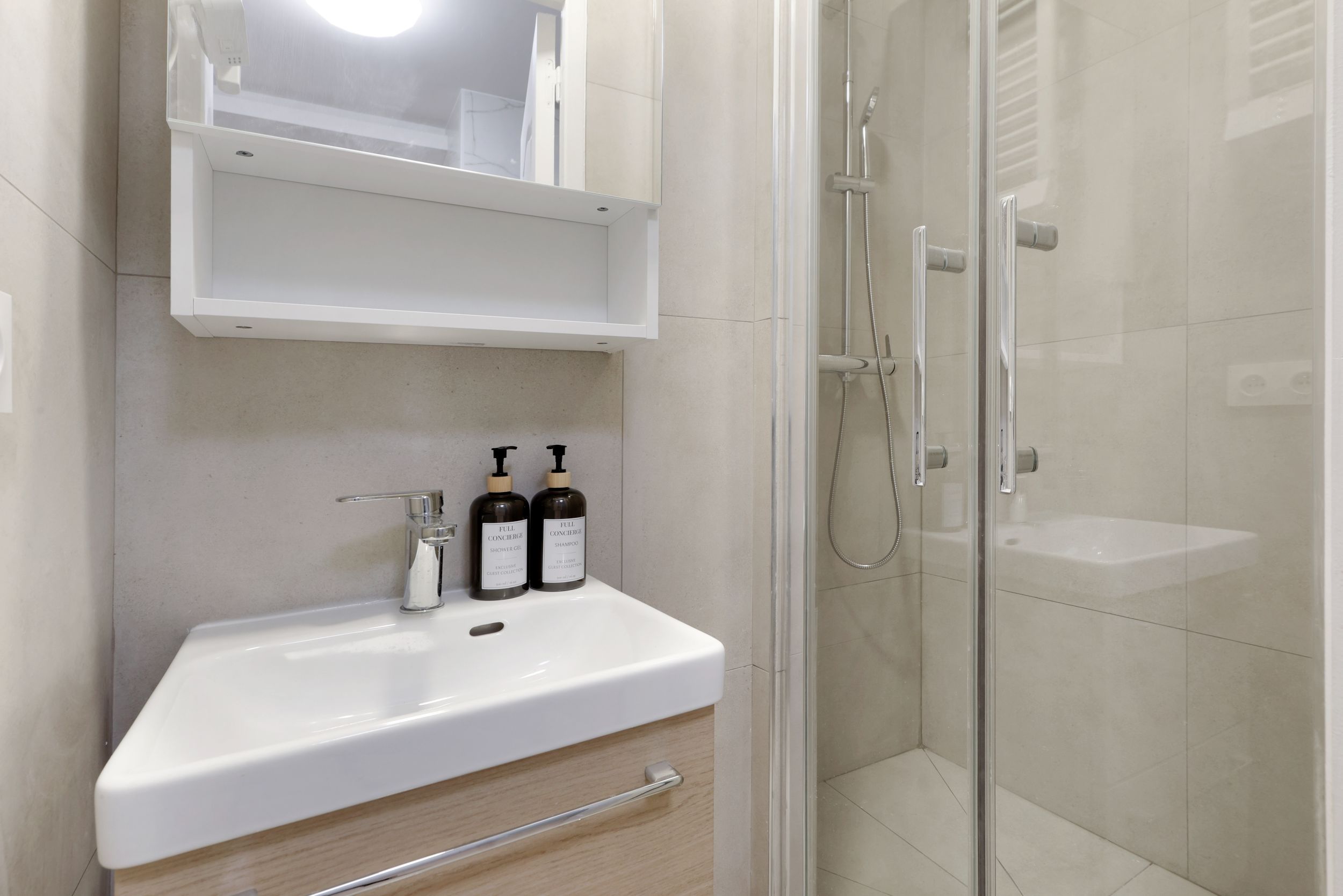  Rambuteau Suite: Studio Apartment In The Heart Of The Marais District  -  Rambuteau Suite: Studio apartment in the heart of the Marais district  - Gallery -  10