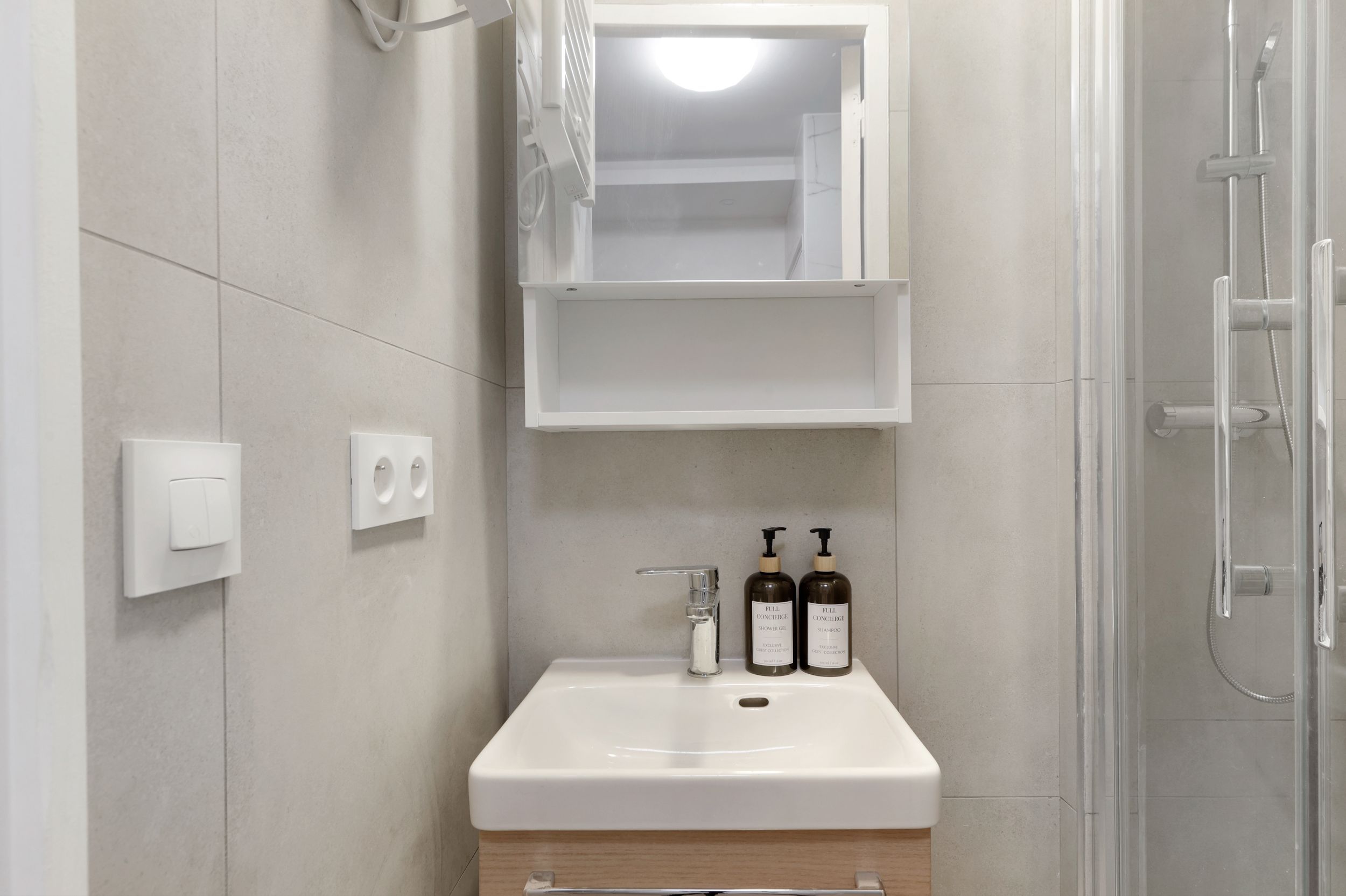  Rambuteau Suite: Studio Apartment In The Heart Of The Marais District  -  Rambuteau Suite: Studio apartment in the heart of the Marais district  - Gallery -  11