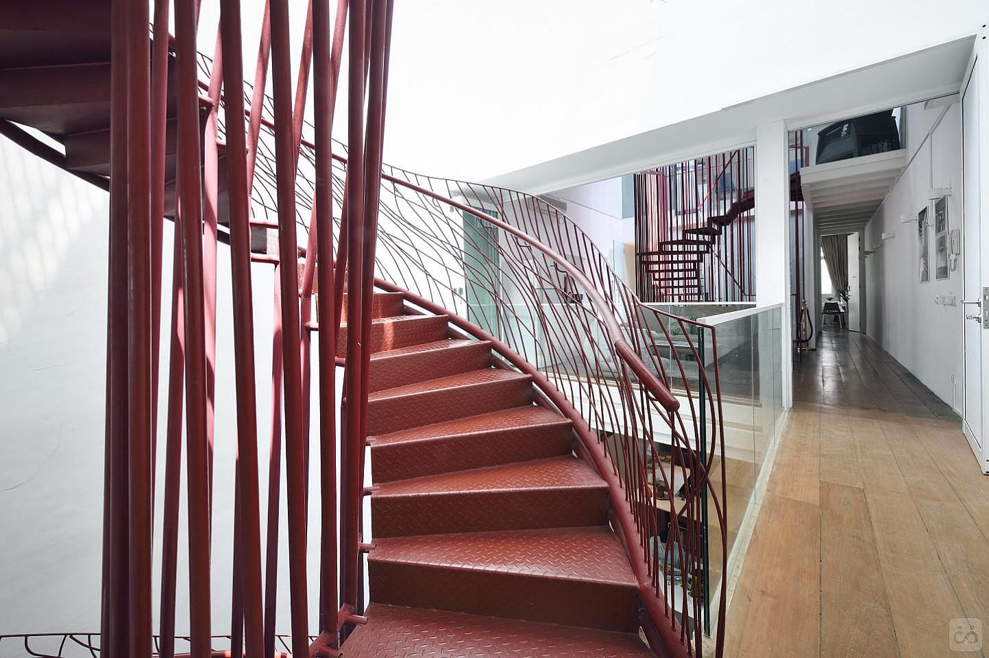 Crimson Studio - 1