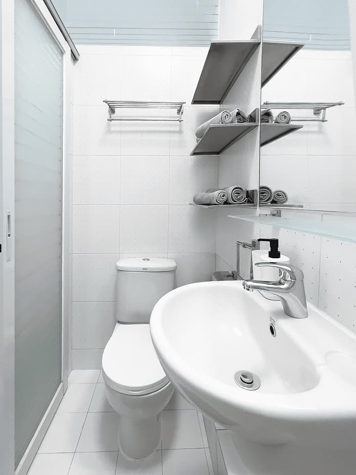  14.3  -  Bright and Comfortable Coliving Apartment in Central Causeway Bay  - Gallery -  2