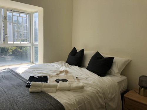 Vibrant Coliving Apartment in Kennedy Town with Community Events & Amenities Home  - Gallery -  5