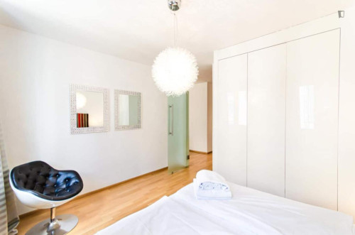 Stunning 1 Bedroom Apartment close to Brigitta Park