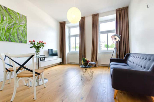 Elegant 1 Bedroom Apartment close to Wien Westbahnhof Train Station