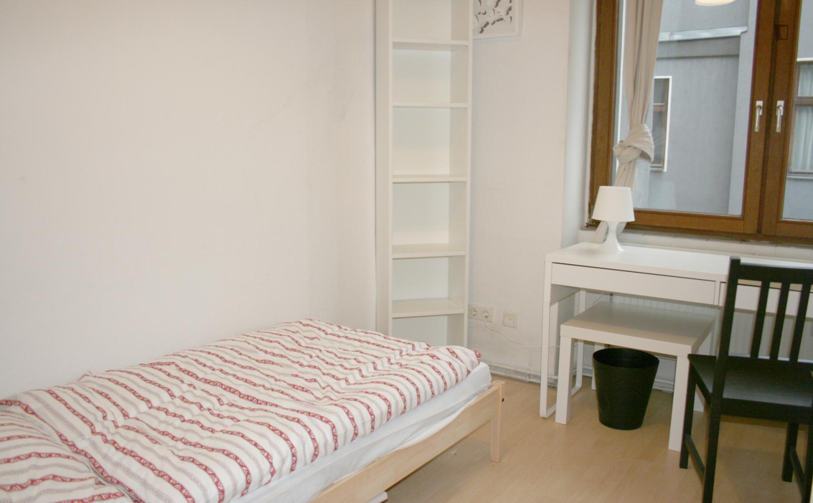 Pleasant Single Bedroom In Neukölln - Pleasant single bedroom in Neukölln - Gallery - 1
