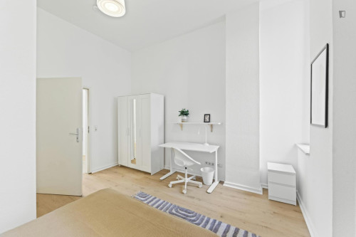 Big double bedroom in the Bavarian Quarter