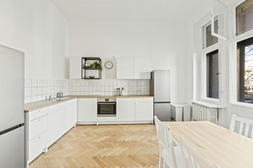 Big double bedroom in the Bavarian Quarter