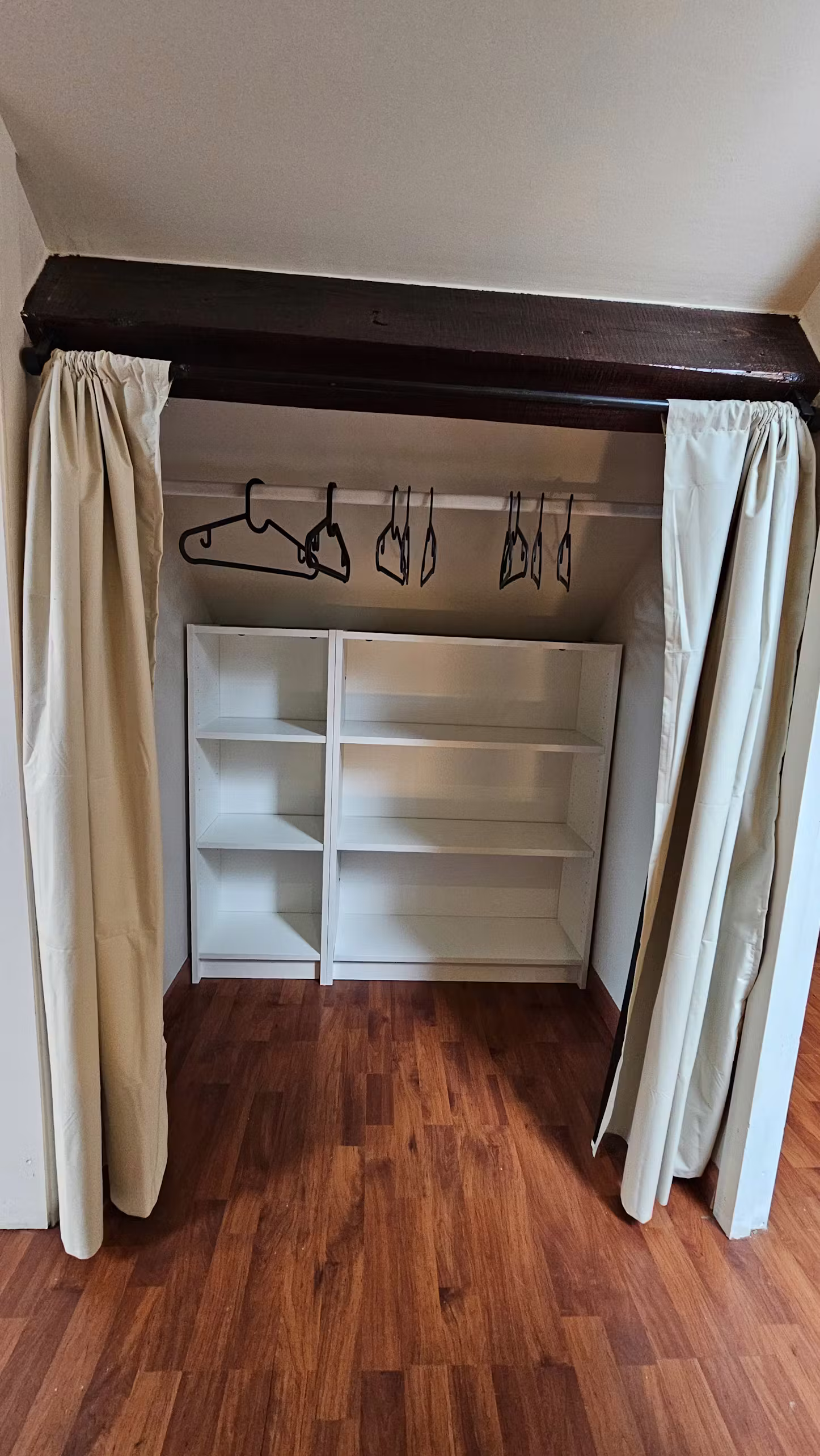  Single Room  -  Chemin de Revaison  - Gallery -  5