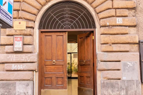 Trilocale di carattere vicino a San Pietro