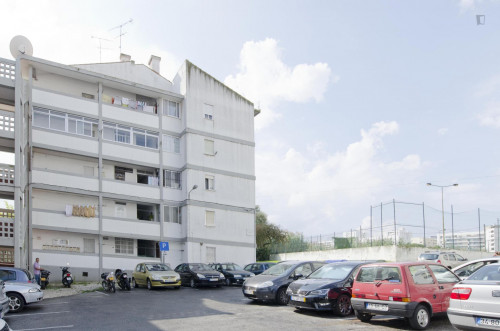 Nice 2-bedroom apartment in eastern Chelas