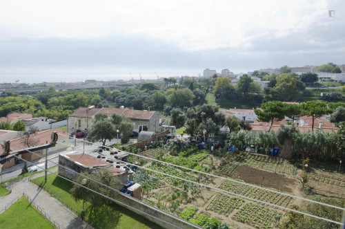 Nice 2-bedroom apartment in eastern Chelas - Gallery - 13