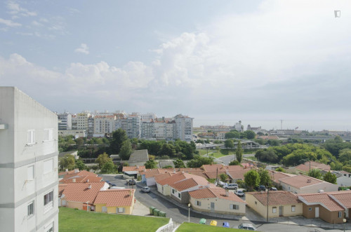 Nice 2-bedroom apartment in eastern Chelas - Gallery - 9