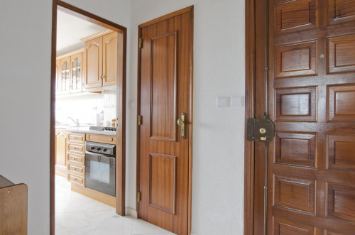 Nice 2-bedroom apartment in eastern Chelas - Gallery - 8