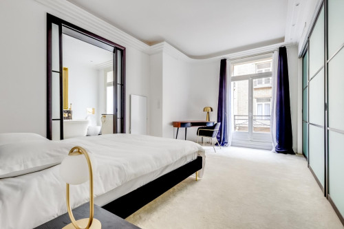 Ternes Monceau - Courcelles 4 bedroom, 3 bathroom Flat