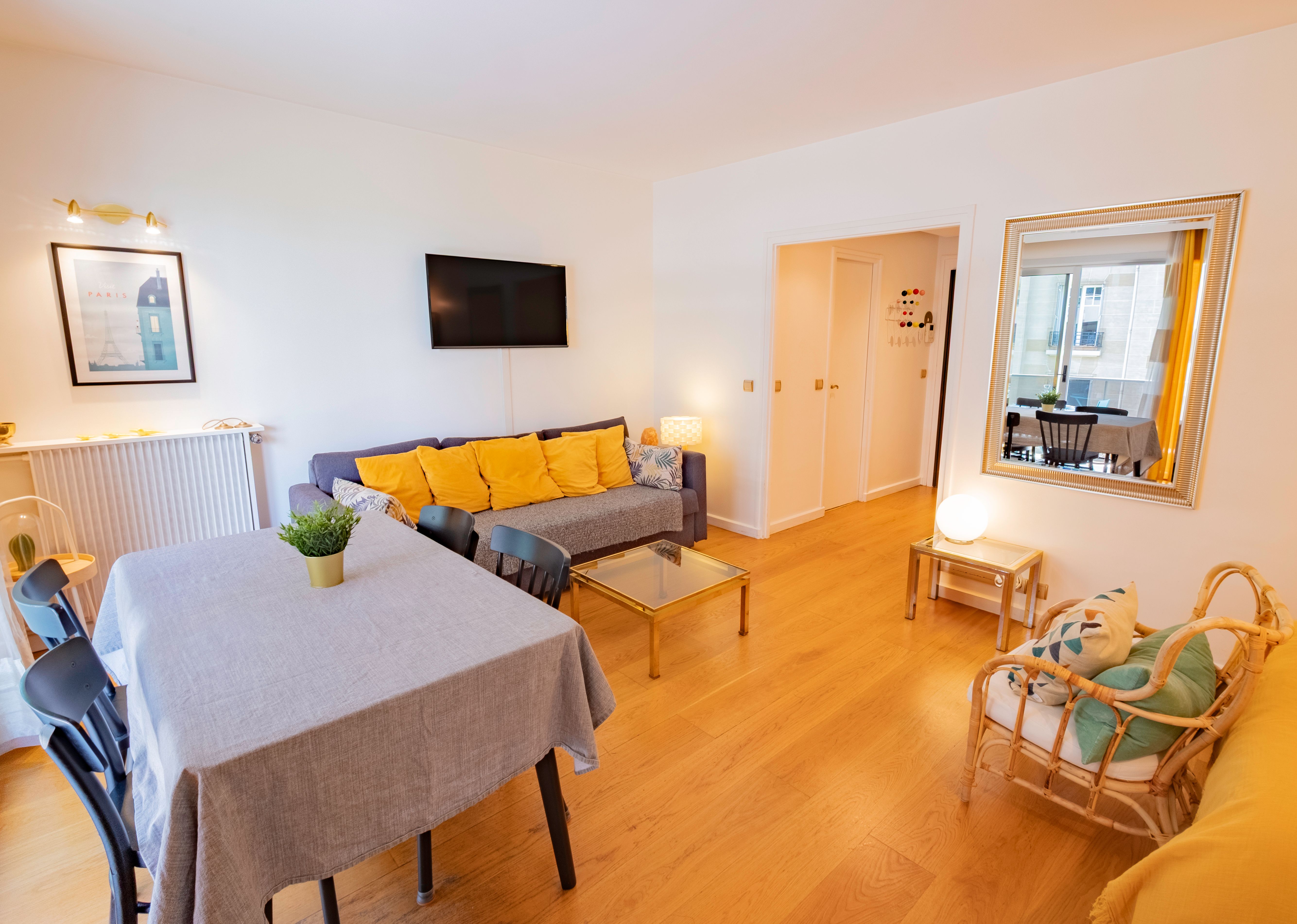  Le Paul >•< Near The Eiffel Tower, Shops, And Metro  -  Le Paul >•< Near the Eiffel Tower, shops, and metro  - Gallery -  11