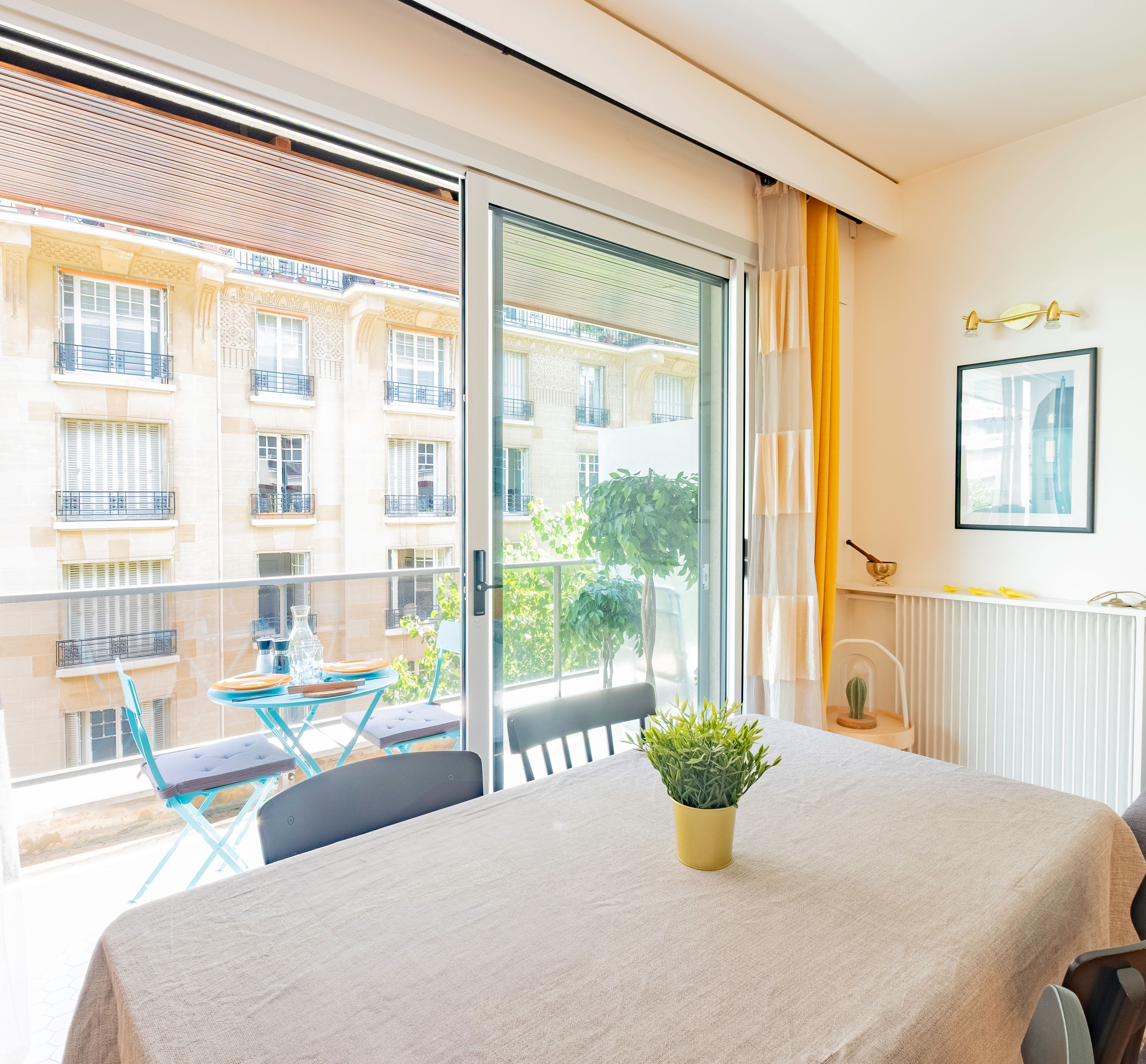  Le Paul >•< Near The Eiffel Tower, Shops, And Metro  -  Le Paul >•< Near the Eiffel Tower, shops, and metro  - Gallery -  12