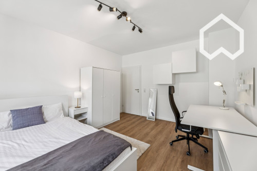 Newly renovated 2-Bedroom Business Suite - Perfect for Remote Work & Corporate Commuters (close to Siemens) - Gallery - 5