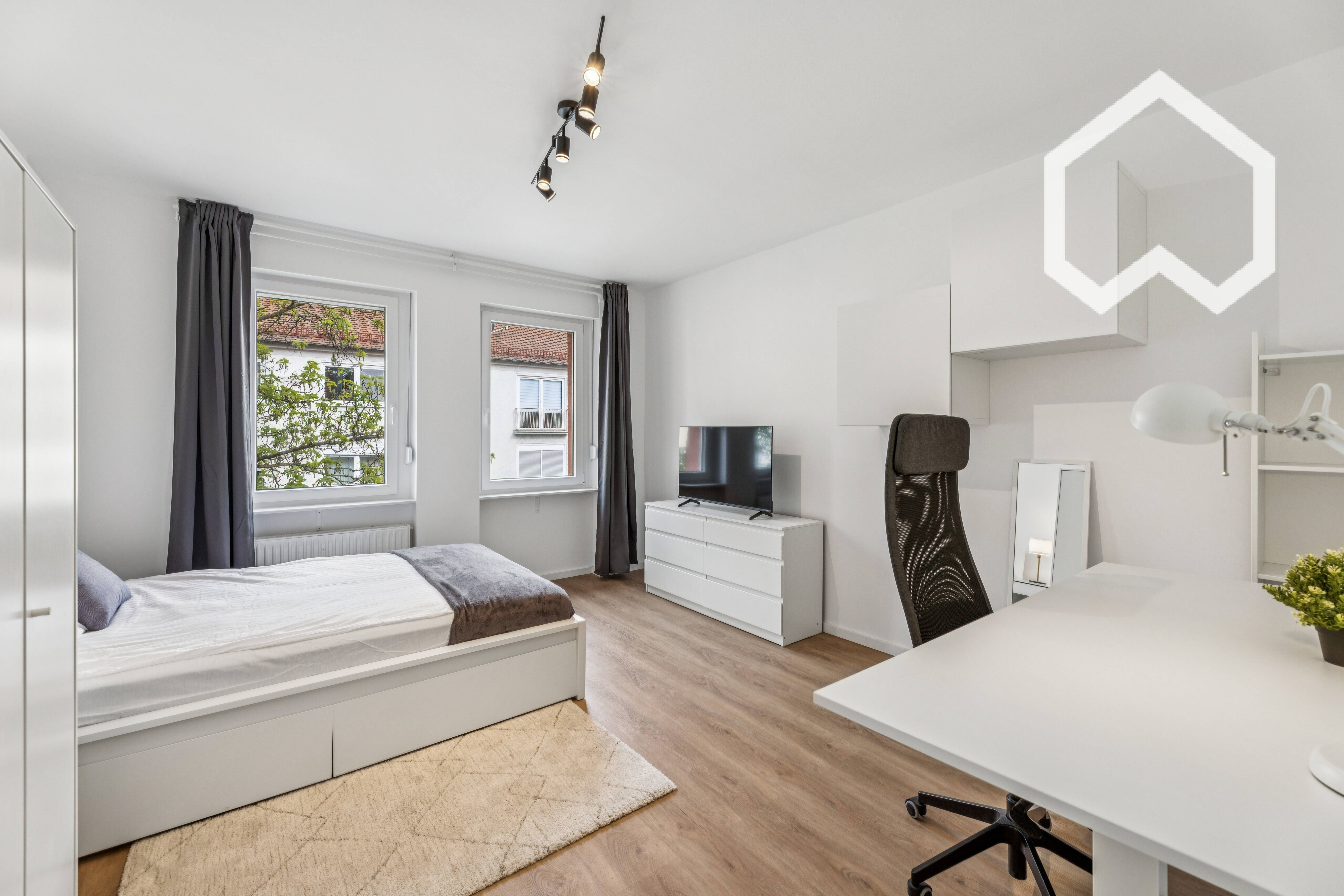 Newly Renovated 2-Bedroom Business Suite - Perfect For Remote Work & Corporate Commuters (close To S - 8