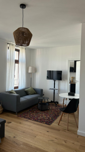 Exklusives Business-Apartment im sanierten Altbau – Zentrumsnah & High-End (Temp. Stay)