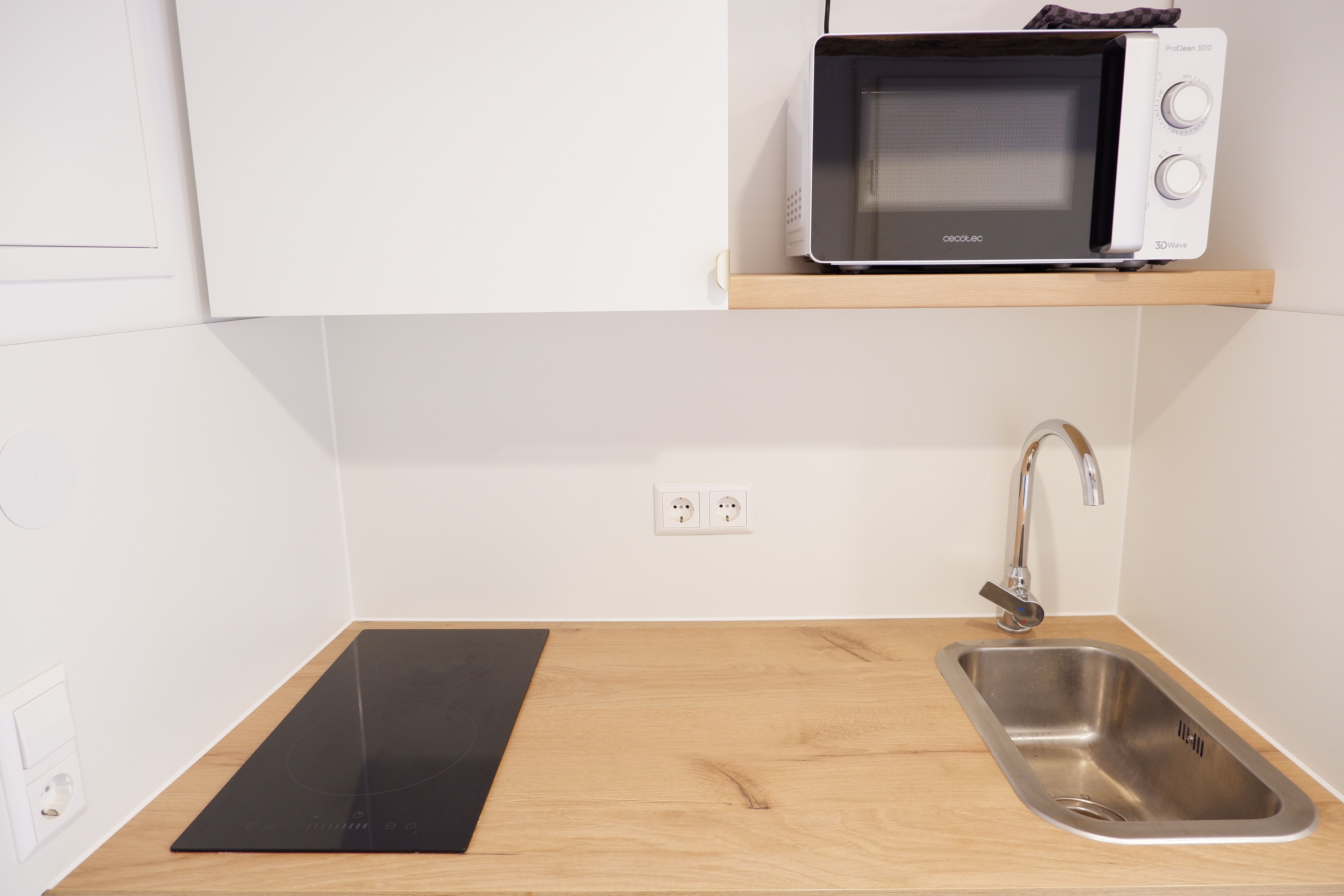  Charming Newly Renovated Studio Apartment In The Heart Of Tübingen’s Old Town  -  Charming Newly Renovated Studio Apartment in the Heart of Tübingen’s Old Town  - Gallery -  12