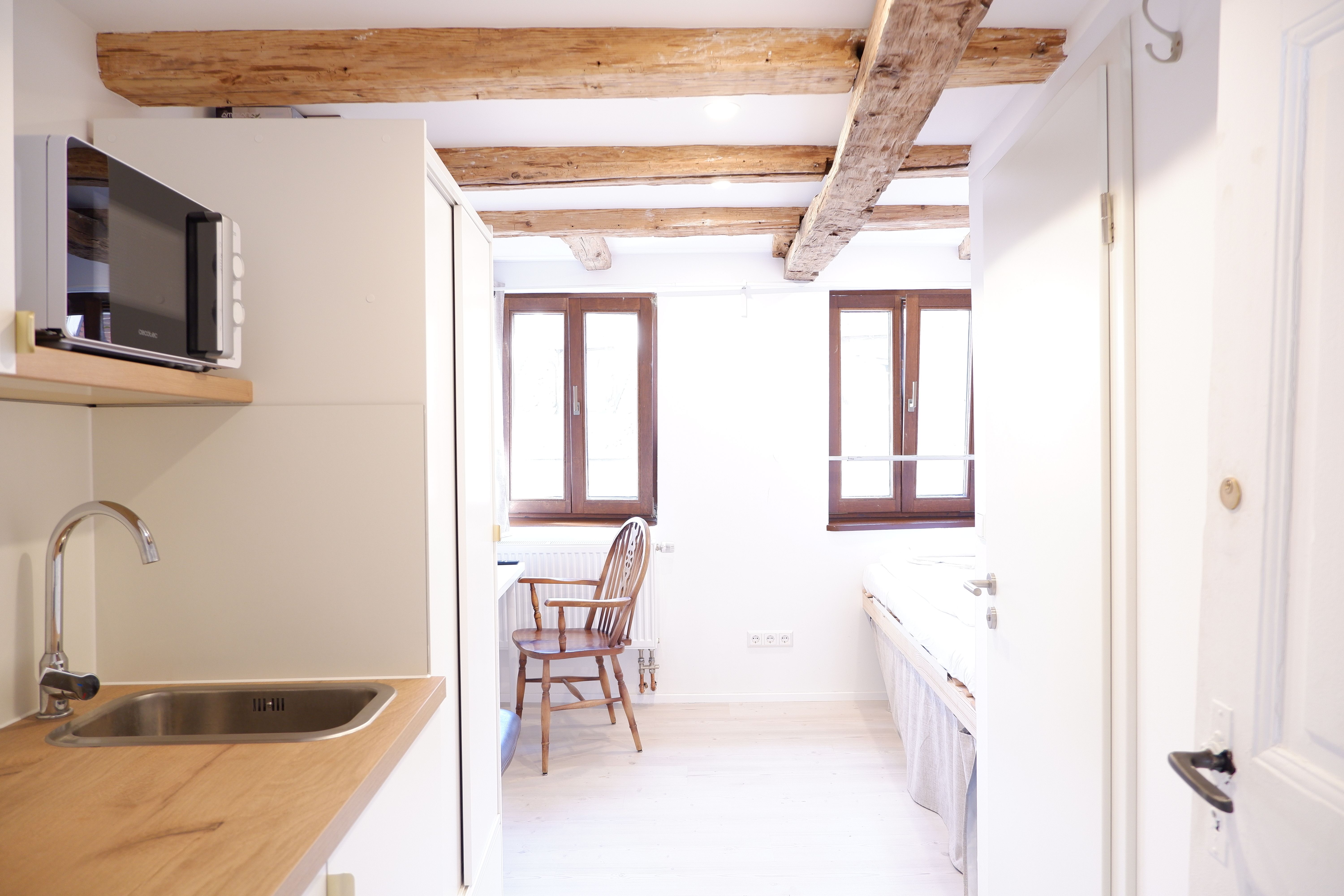 Charming Newly Renovated Studio Apartment In The Heart Of Tübingen’s Old Town  -  Charming Newly Renovated Studio Apartment in the Heart of Tübingen’s Old Town  - Gallery -  8