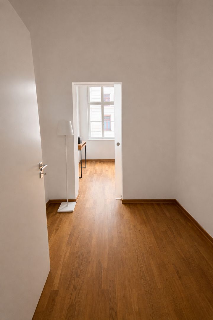  Spacious Studio In The Heart Of Town  -  Spacious studio in the heart of town  - Gallery -  1