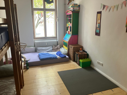 Charming 3.5 room Maisonette Altbau Apartment in the Heart of Kaskelkiez (next to Ostkreuz)