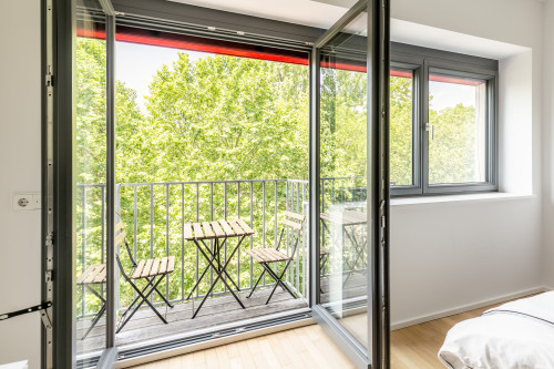 Bright apartment in Berlin Kreuzberg on Mariannenplatz - high quality renovated - exclusively equipped!