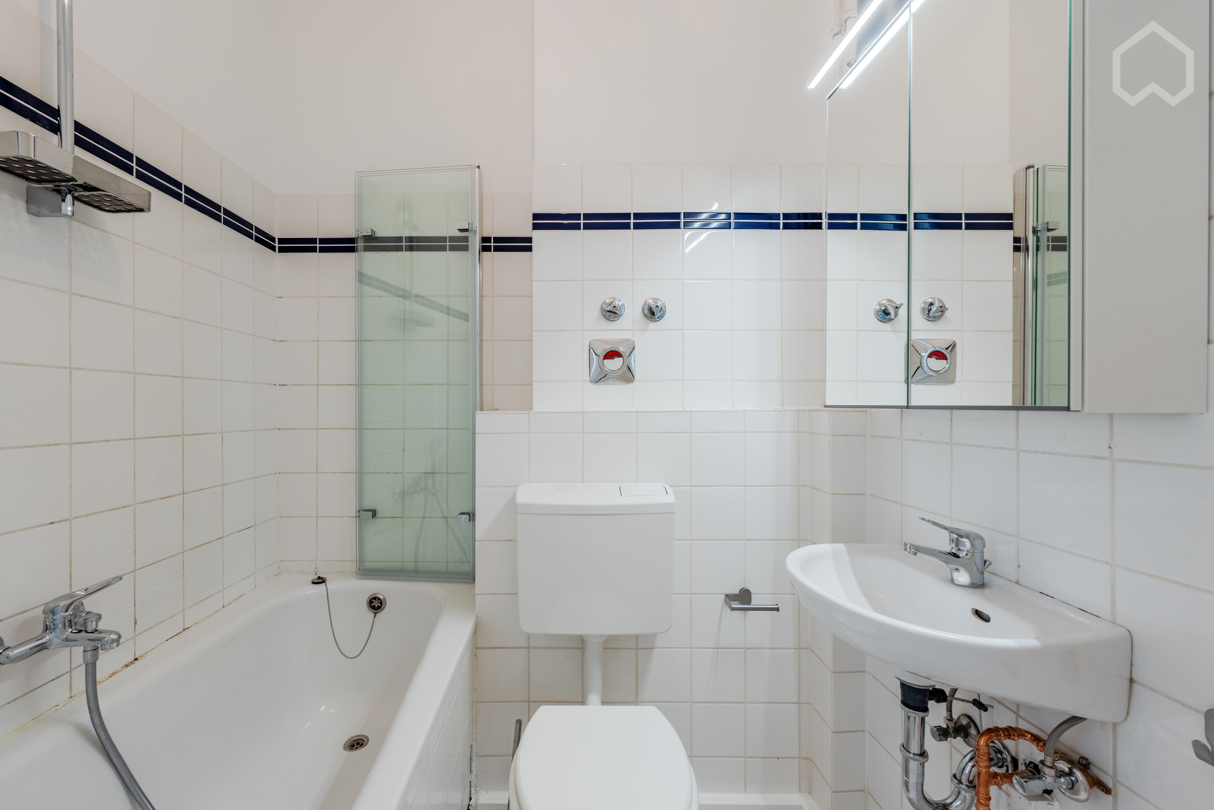 Great And Chic Studio In The Immediate Vicinity Of Kudamm  -  Great and chic studio in the immediate vicinity of Kudamm  - Gallery -  15